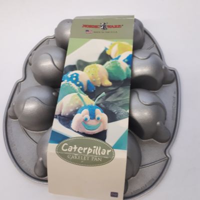 Nordic Ware Caterpillar Raupe Backform  3D